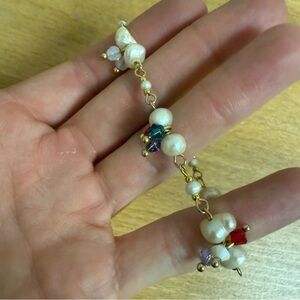 Gold tone bracelet with pearls and crystal beading accents